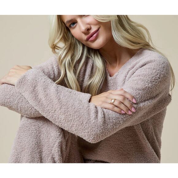 Softies Sweaters - Softies Solid Marshmallow Crew Neck Sweater Top Size Medium A001835